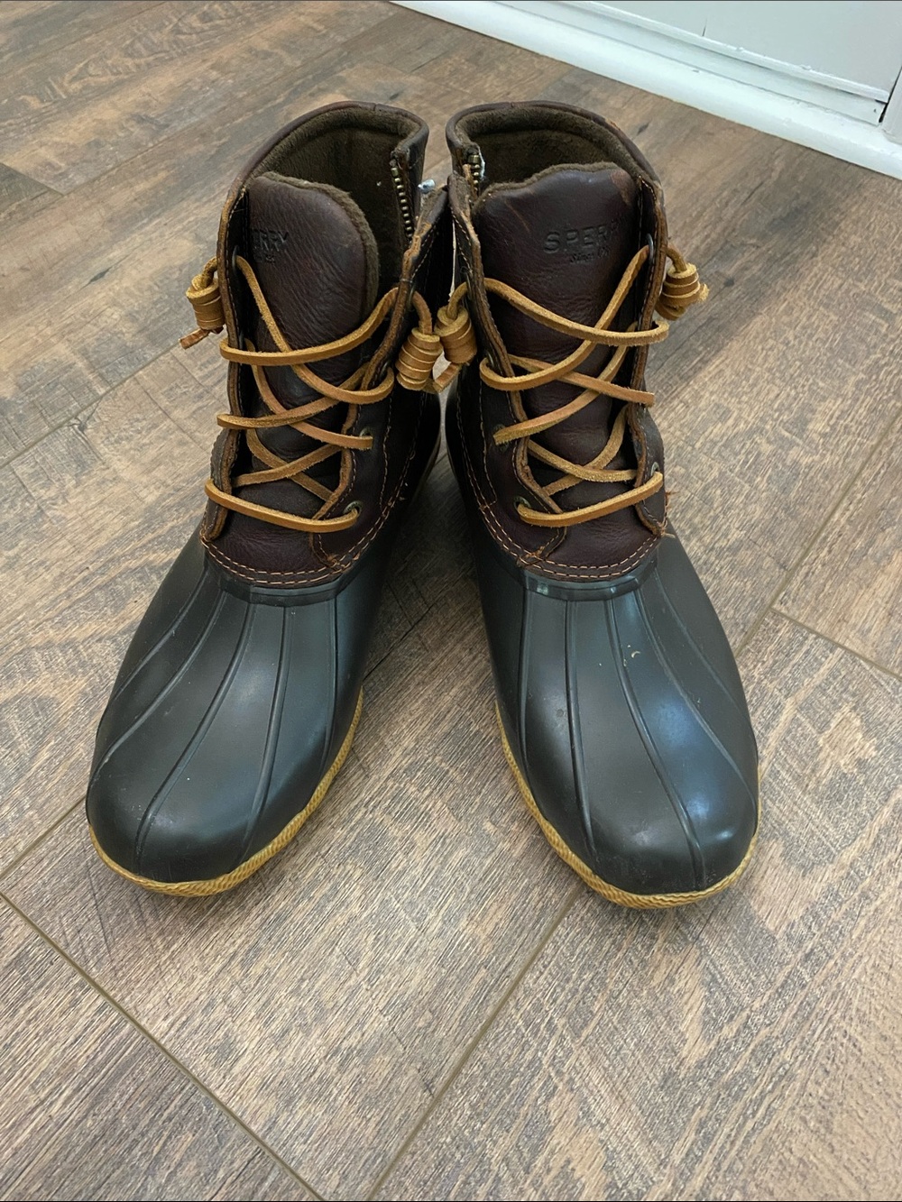 Sperry Men’s Two-Tone Brown and Black Duck Boots